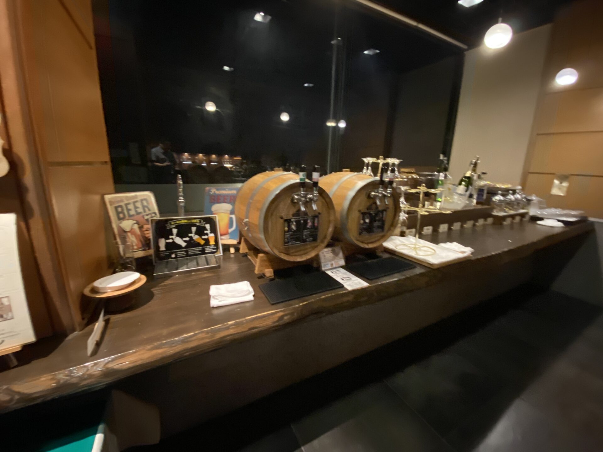ロビーのフリードリンクコーナー