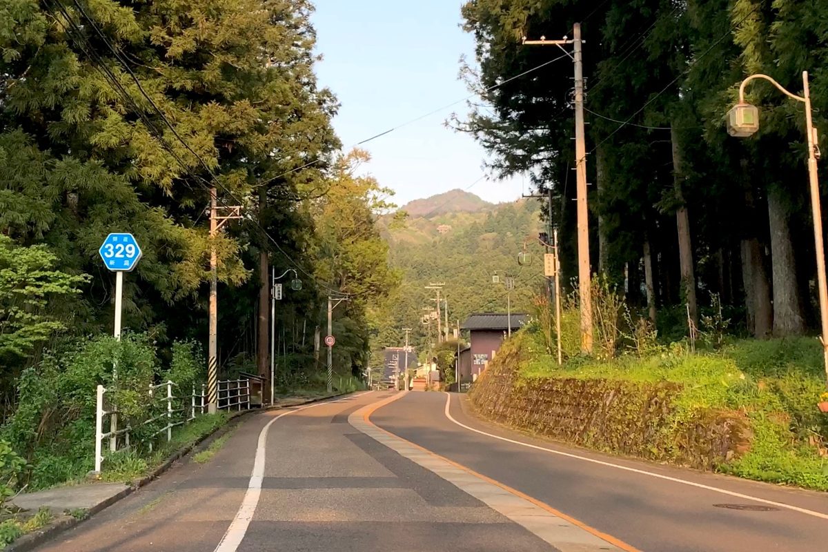 新潟県阿賀野市・五頭温泉郷 出湯温泉の温泉街