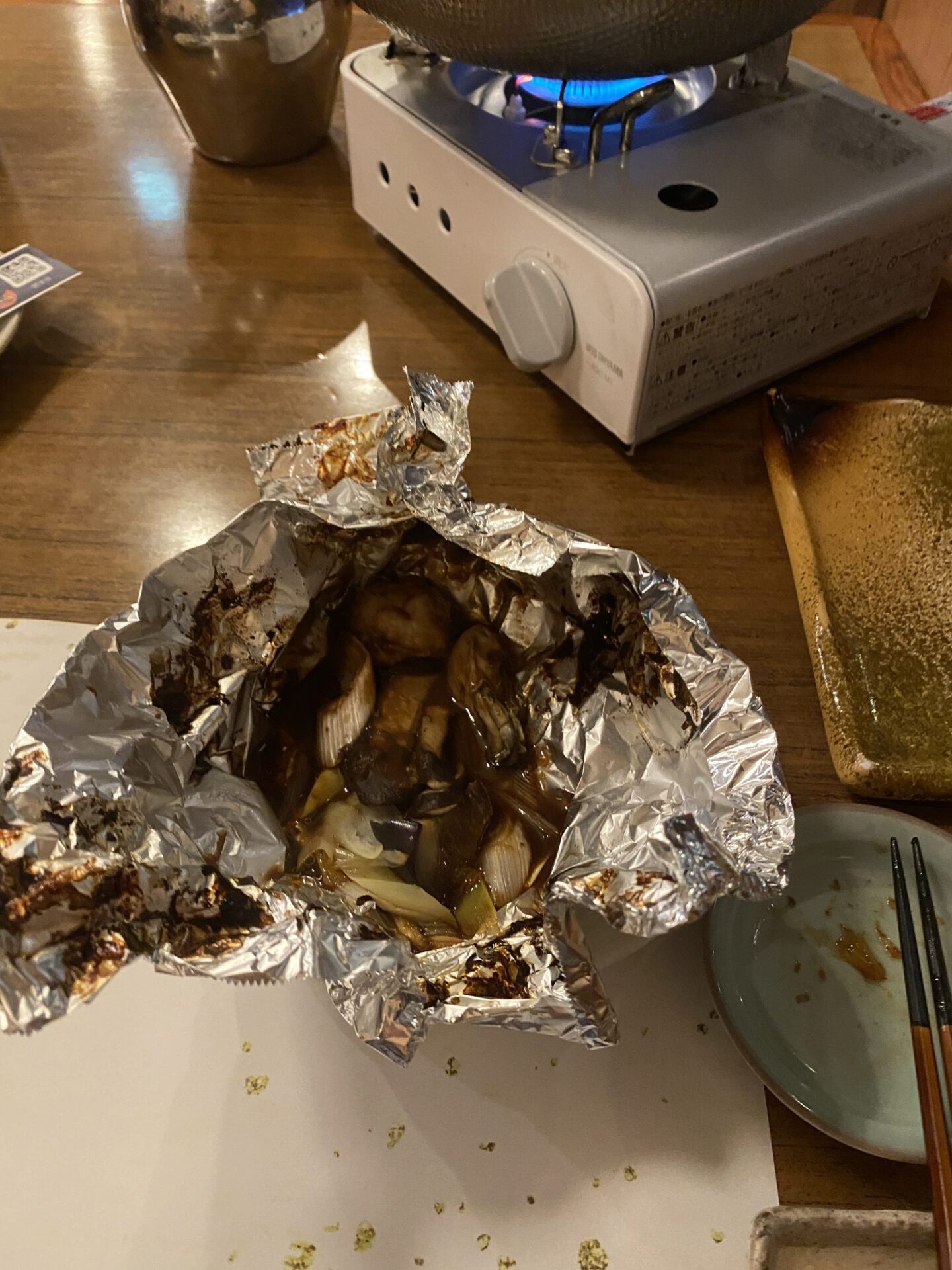 国産牡蠣の味噌バター焼き（ホイル包みを卓上で加熱）