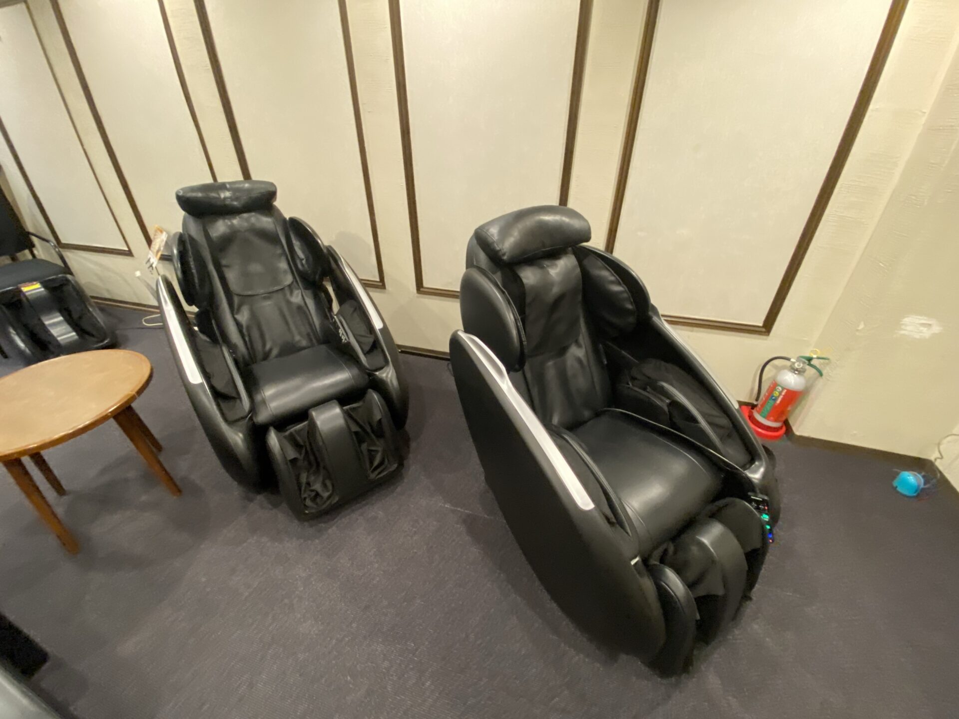 マッサージチェア2台｜ホテルマロウド箱根