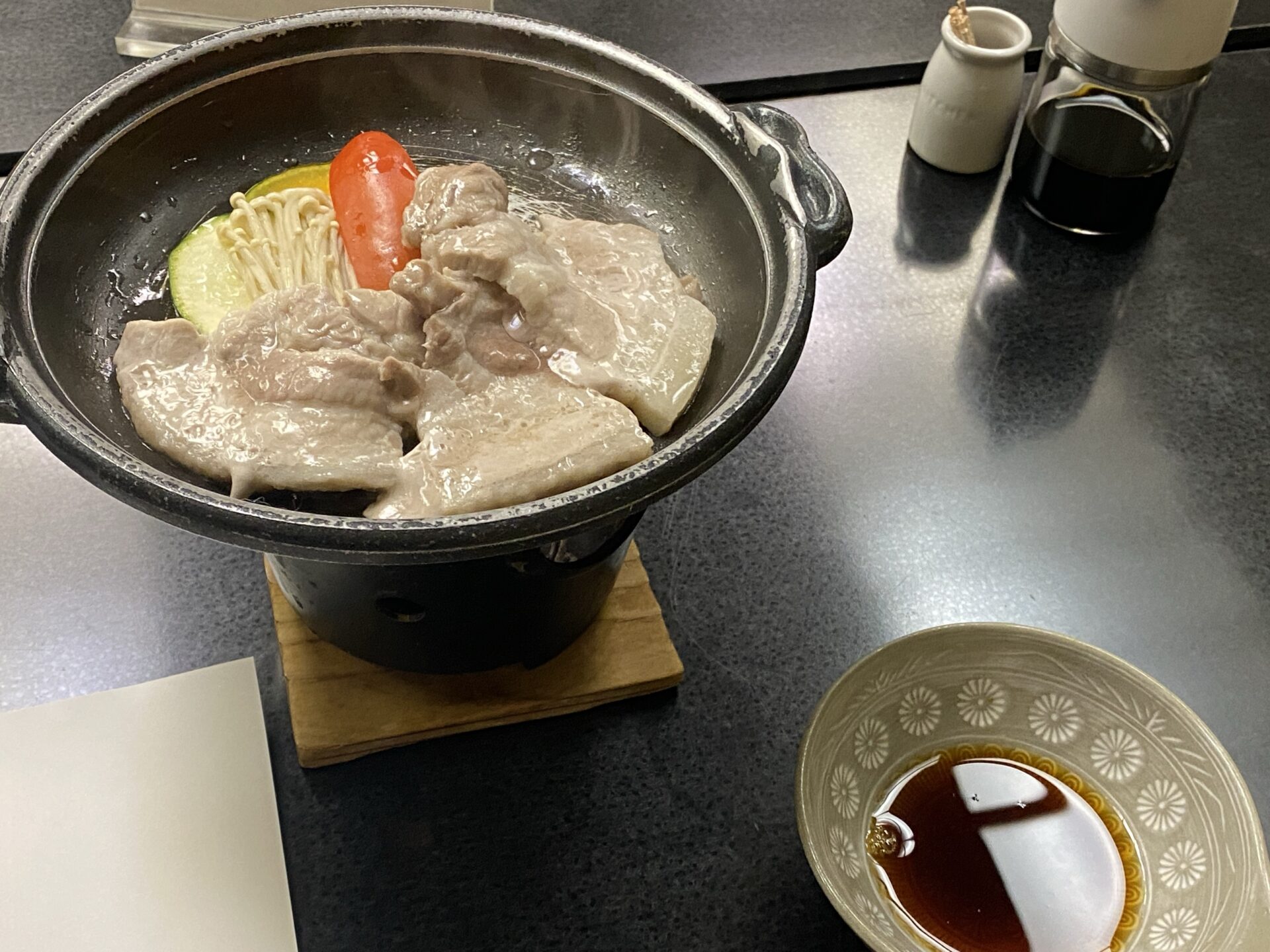ポン酢で食べる豚バラの鍋｜箱根・芦之湯 きのくにや