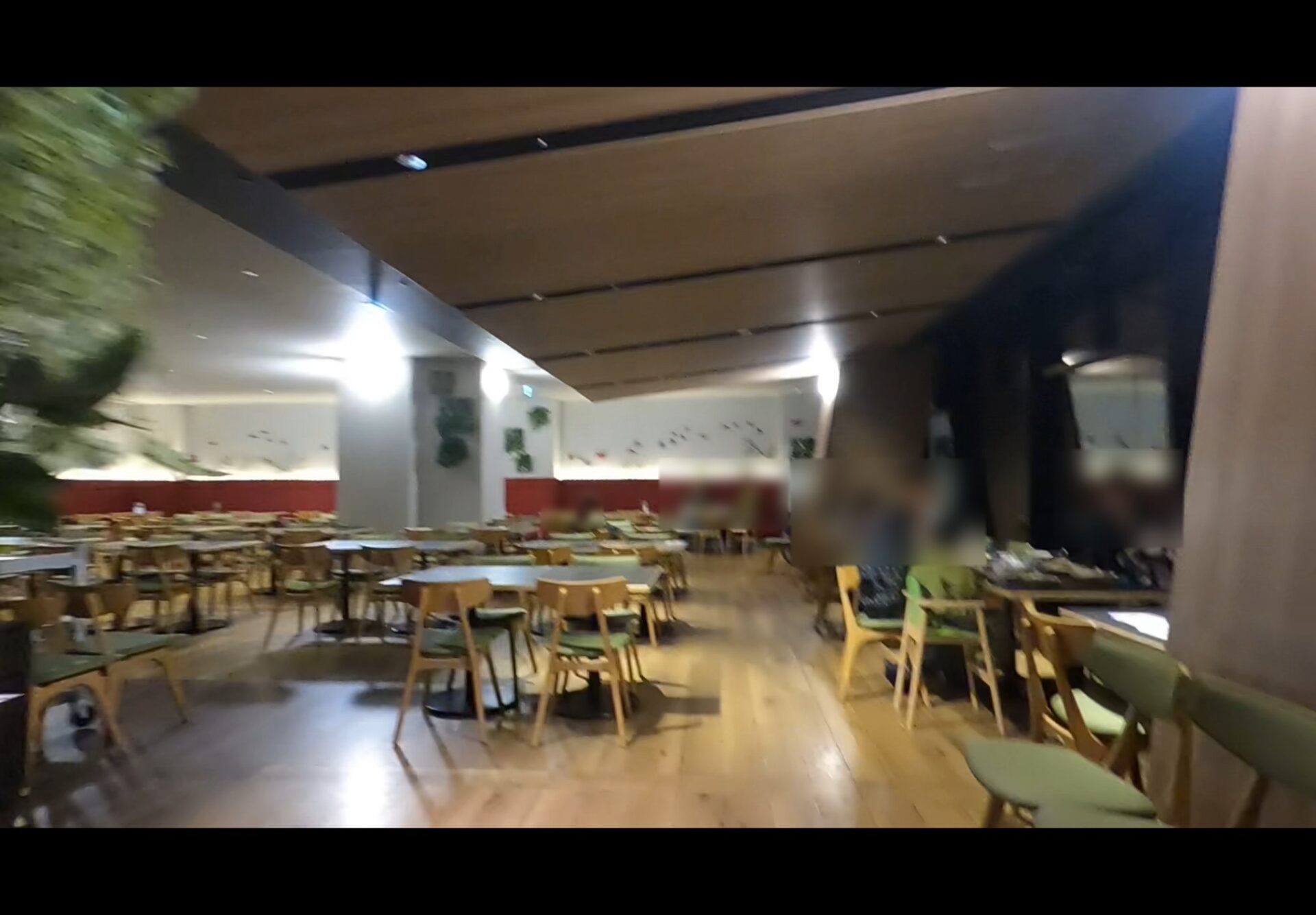 夕食会場フォンテンブローの店内|箱根ホテル小涌園