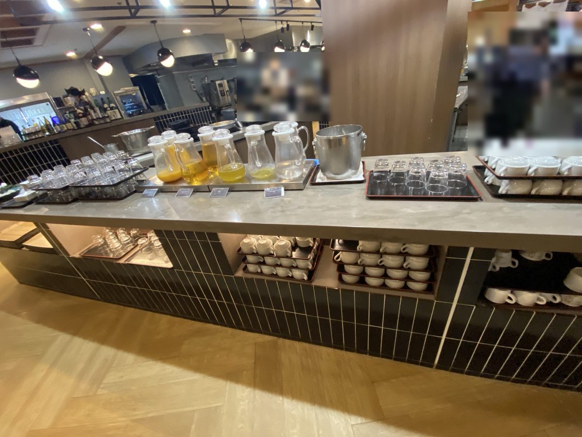無料のジュースのピッチャーとコーヒーサーバー｜リ・カーヴ箱根
