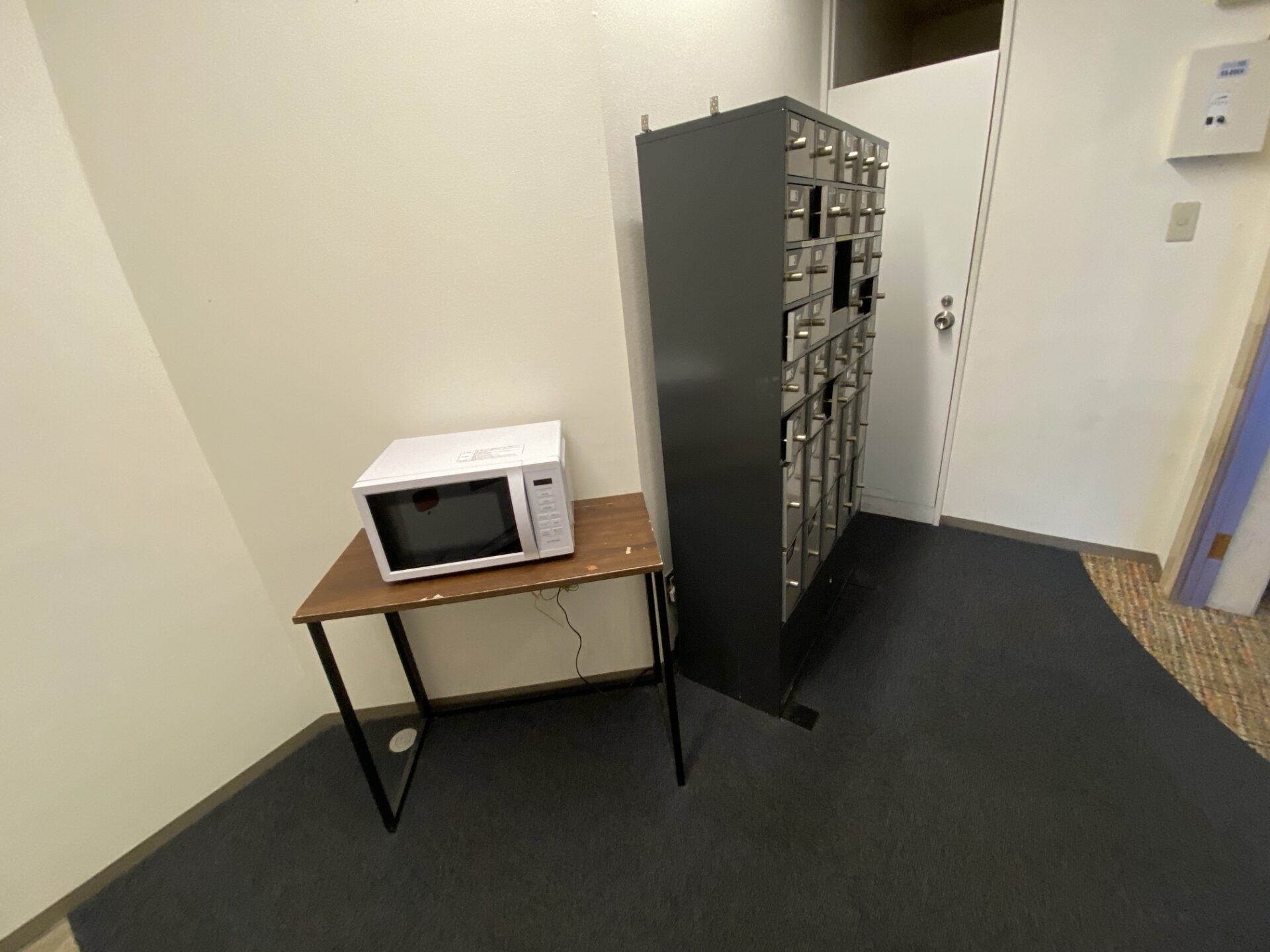 電子レンジとコインロッカーの小部屋｜リ・カーヴ箱根